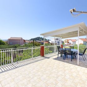 Apartment Nada Tribunj