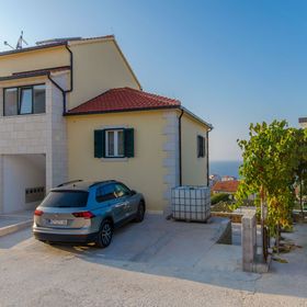 Apartments Marina Postira