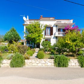 Apartments Ljubica J Lopar