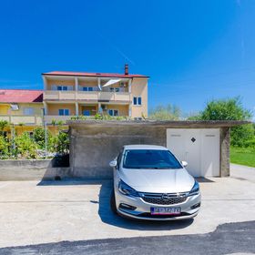 Apartments and Room Sime M Lopar