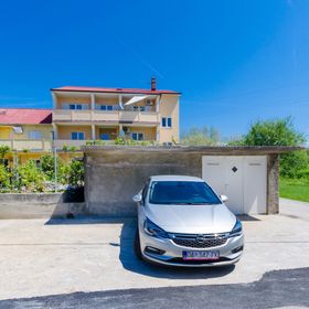 Apartments and Room Sime M Lopar