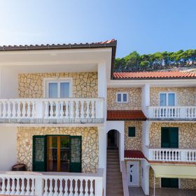 Apartments Iva Lopar