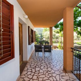 Apartments Vita Niko Grebastica