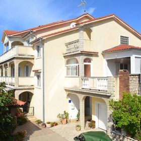 Apartments Miranda Lopar