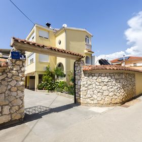 Apartments and Room Take it easy Tribunj