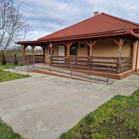 Horgásztanya Ököritófülpös