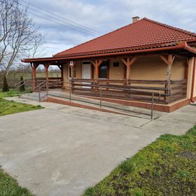 Horgásztanya Ököritófülpös