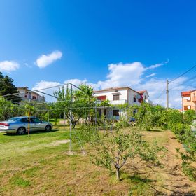Apartments Anica F Lopar