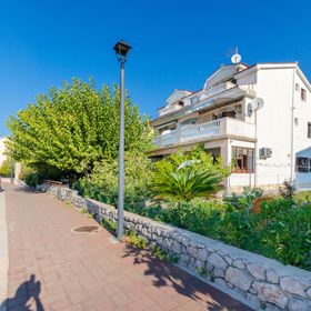 Apartments Zoran Banjol