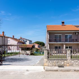 Apartmanok Gyermekes Családok Részére Valbandon, Fazana - 19511 Valbandon