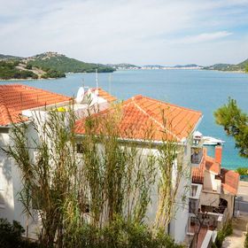 Apartments Branko Tisno