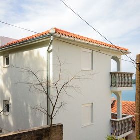 Apartments Branko Tisno