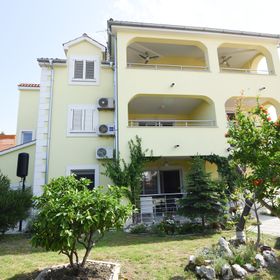 Apartments Mario Brodarica