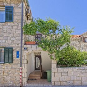 Apartments Lucija Postira