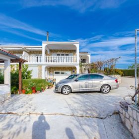 Apartments Mirko R Lopar