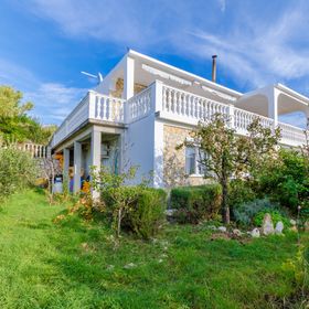 Apartments Mirko R Lopar