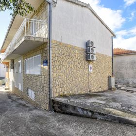 Apartment Burica Primosten