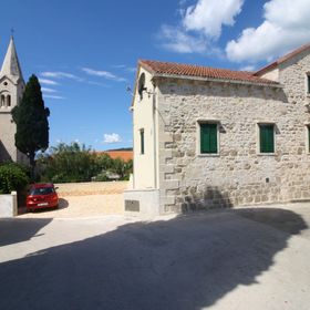 Apartment and Room Lada Sumartin