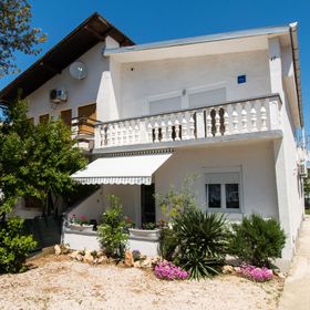 Apartments Lily Sabunike