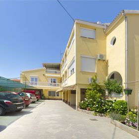 Apartments and Room Lotus Tribunj