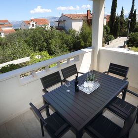 Apartment Romarin Supetar