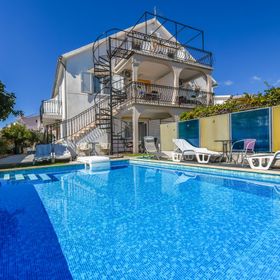 Apartments Fidelis Okrug Gornji