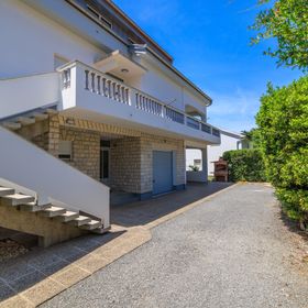 Apartments Slavica R Banjol