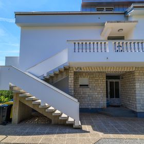 Apartments Slavica R Banjol