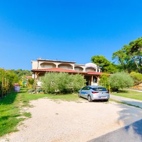 Apartments Josip S Lopar