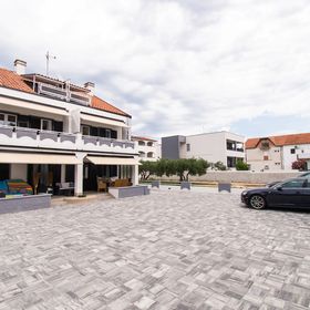 Apartments Krunoslava Vodice