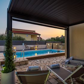 Apartment Dora family only Vodice