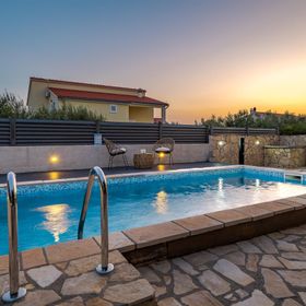 Apartment Dora family only Vodice