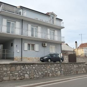 Apartment and Room Zoran Vodice