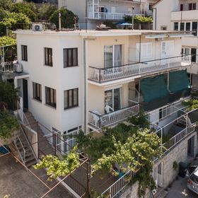 Apartments Antonija Omis