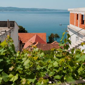 Apartments Antonija Omis