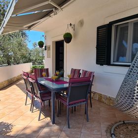 House Relaxing oasis Stari Grad