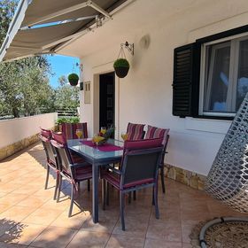 House Relaxing oasis Stari Grad