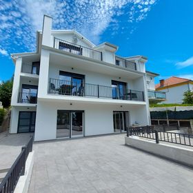 Apartment and Rooms Anne Dramalj