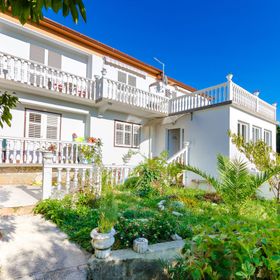 Rooms Mladen P Banjol