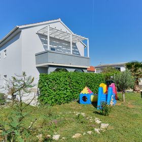 Apartmanok Parkolóhellyel Vir - 19562