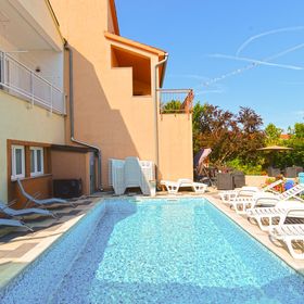 Apartmanok Családok Részére Medencével Fazana - 19596 Fažana