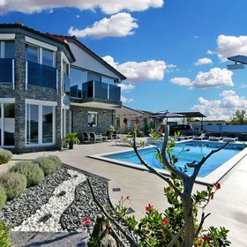 Ház Családok Részére Medencével Fazana - 19597 Fažana