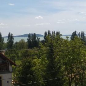 BalatUniversum Apartmanhouse Révfülöp