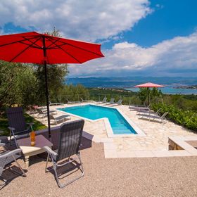 Holiday House Rosalia Sužan