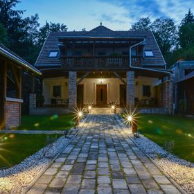 Terrace Apartments III Eger