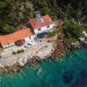 Robinson House Sanja Gdinj