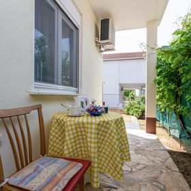 Apartman Gornji Karin - CDI433