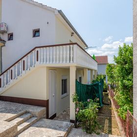 Apartman Gornji Karin - CDI433