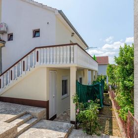 Apartman Gornji Karin - CDI433