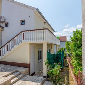 Apartman Gornji Karin - CDI434